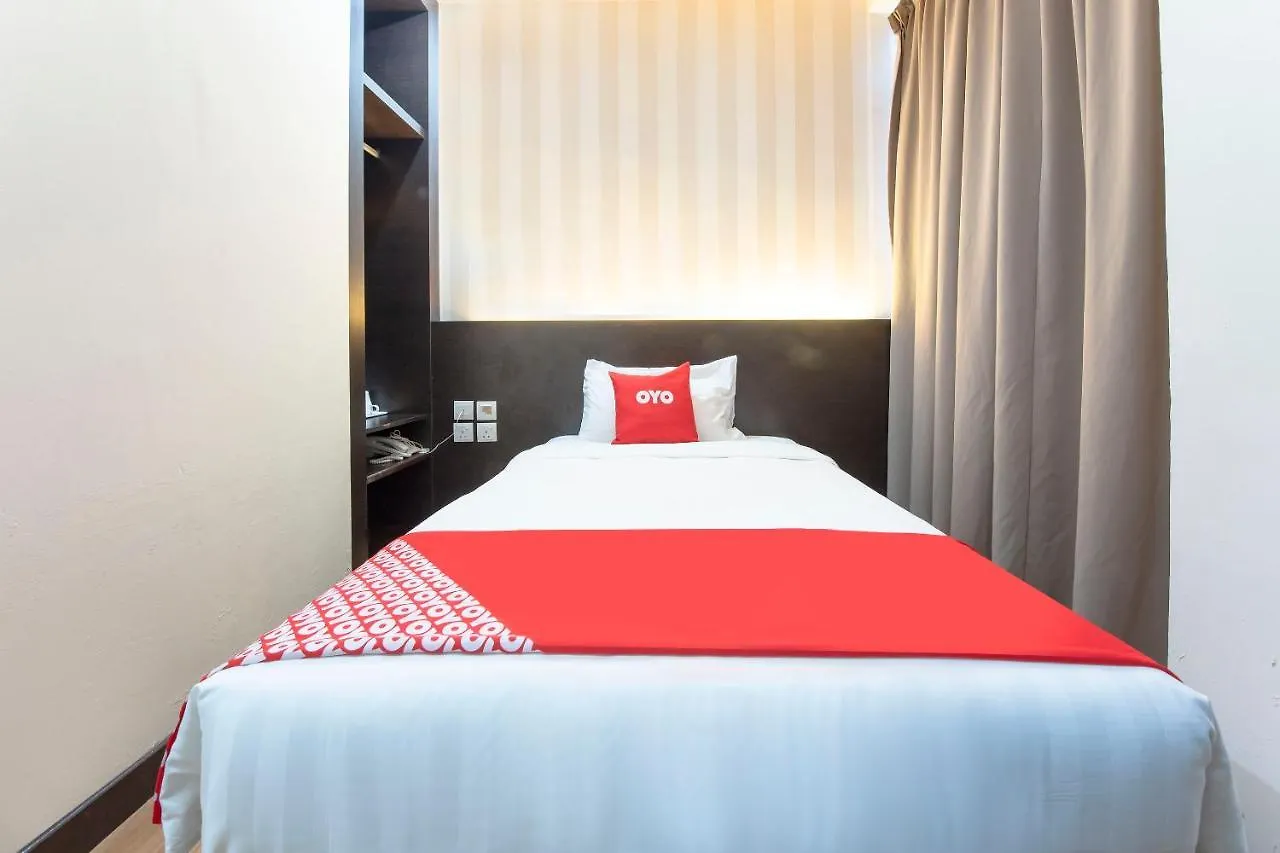 Capital O 90447 Hotel Ezzyhome Kebun Teh Johor Bahru