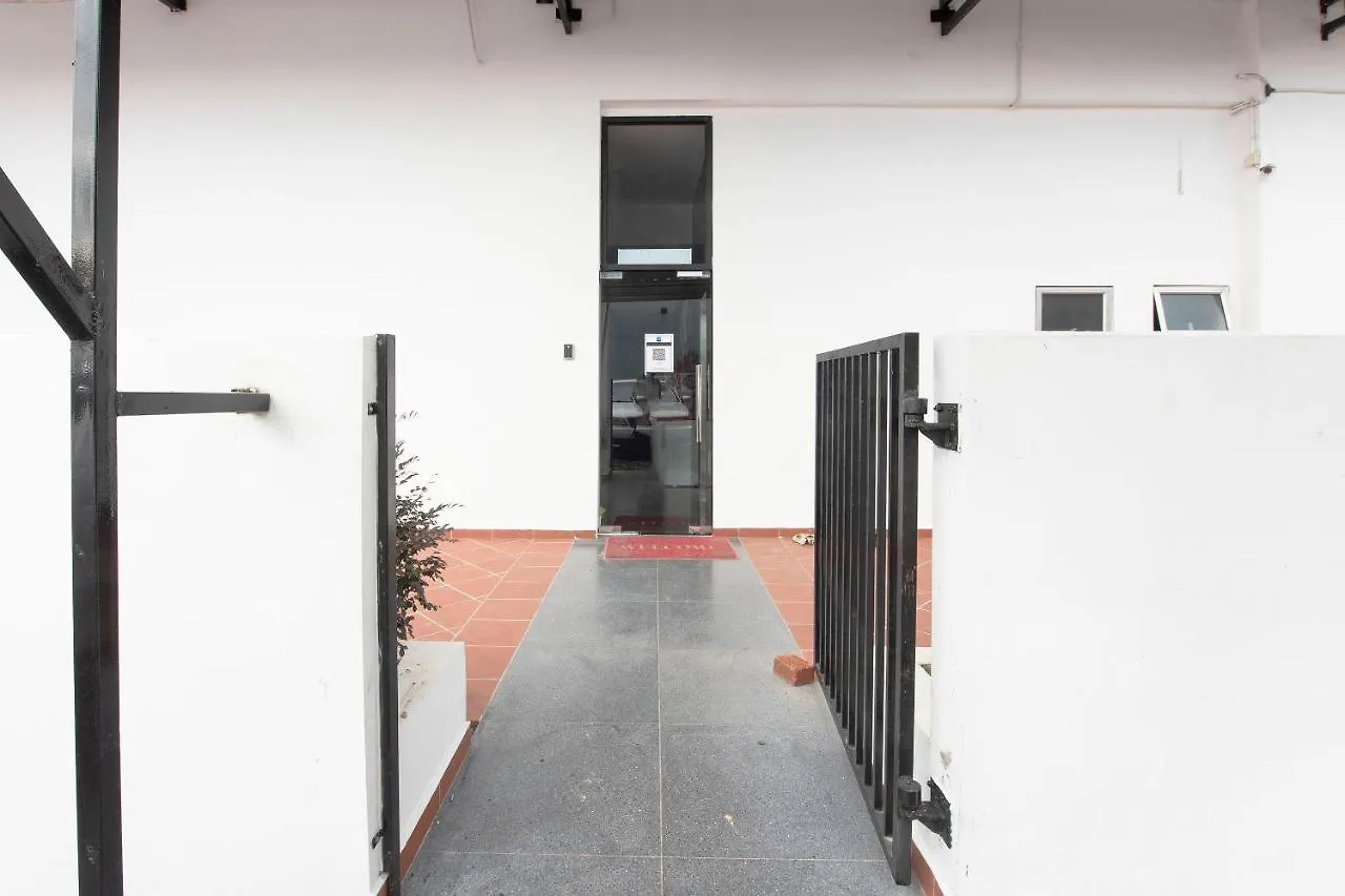 Capital O 90447 Hotel Ezzyhome Kebun Teh Johor Bahru
